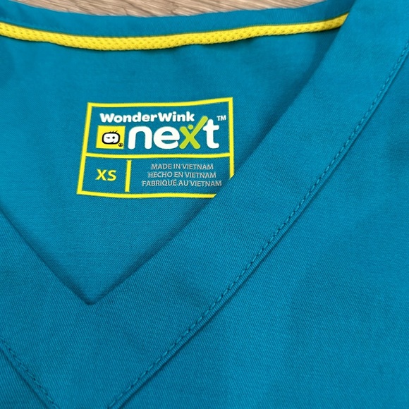 WONDERWINK TEAL BLUE XS CHARLOTTE V-NECK NEXT TOP 6119 AND LOGAN XS PANTS 5119 - Picture 3 of 8